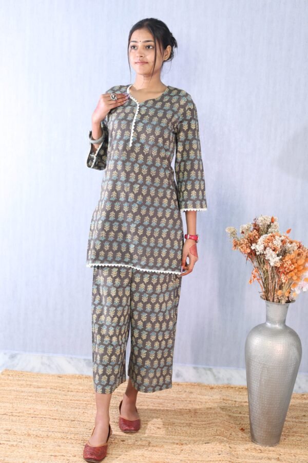 Ajrakhiya Collection - Image 3