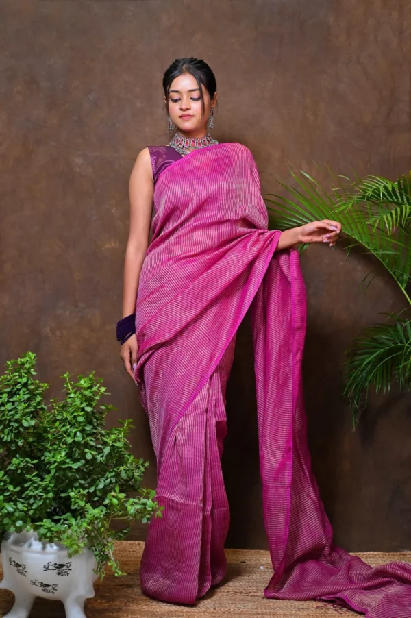महज़बी – Handwoven Zari Linen Saree