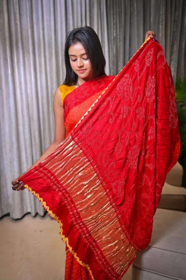 ️ रंंगरसिया – Raai Daana Bandhej Pure Gajji Silk Saree with Lagdi Patta Pallu - Image 2