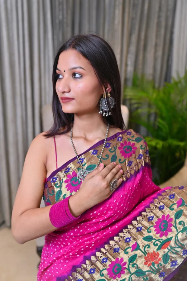 मुलगी - Raai Daana Bandhej Pure Gajji Silk Saree - Image 4
