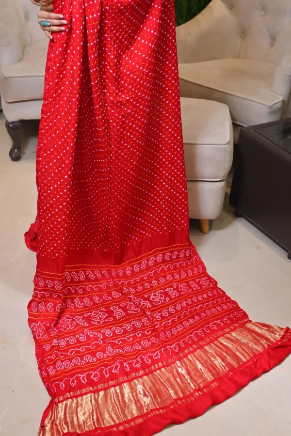 रंगरसिया – Raai Daana Bandhej Pure Gajji Silk Saree with Lagdi Patta Pallu - Image 2